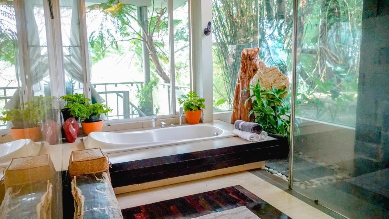 Ruth'S Bed & Breakfast Lembang Exterior foto