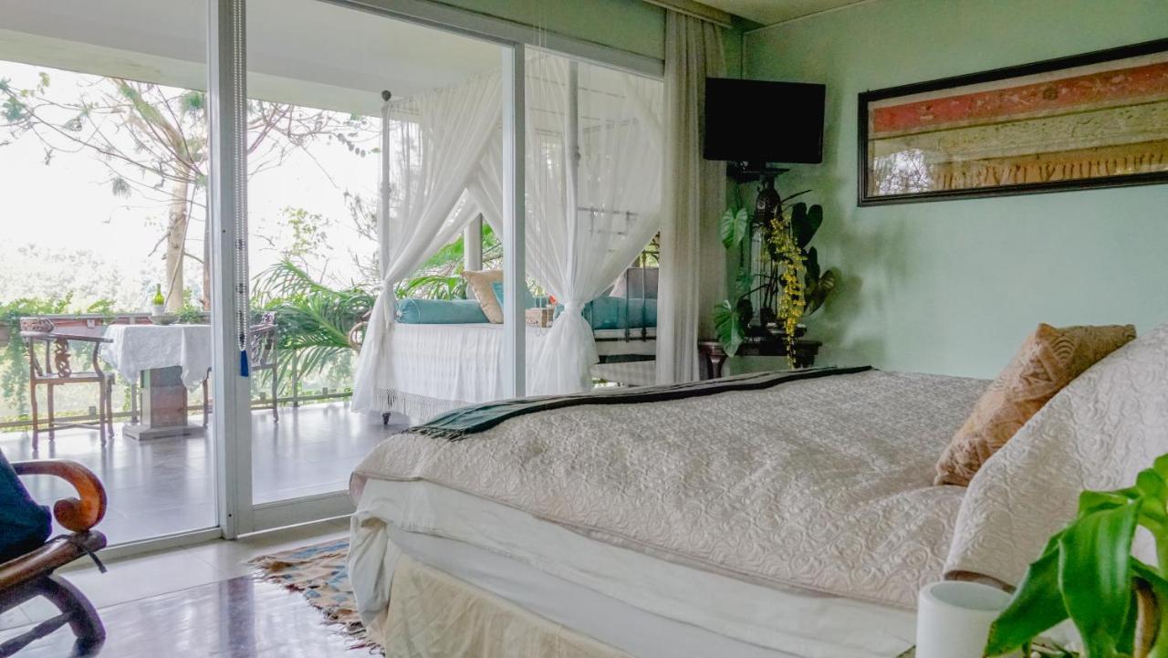Ruth'S Bed & Breakfast Lembang Exterior foto