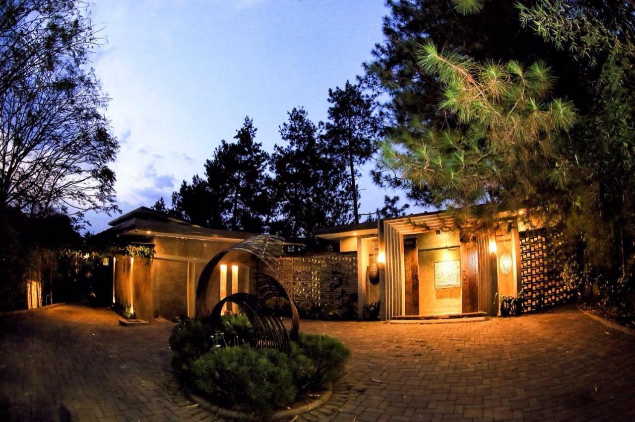 Ruth'S Bed & Breakfast Lembang Exterior foto
