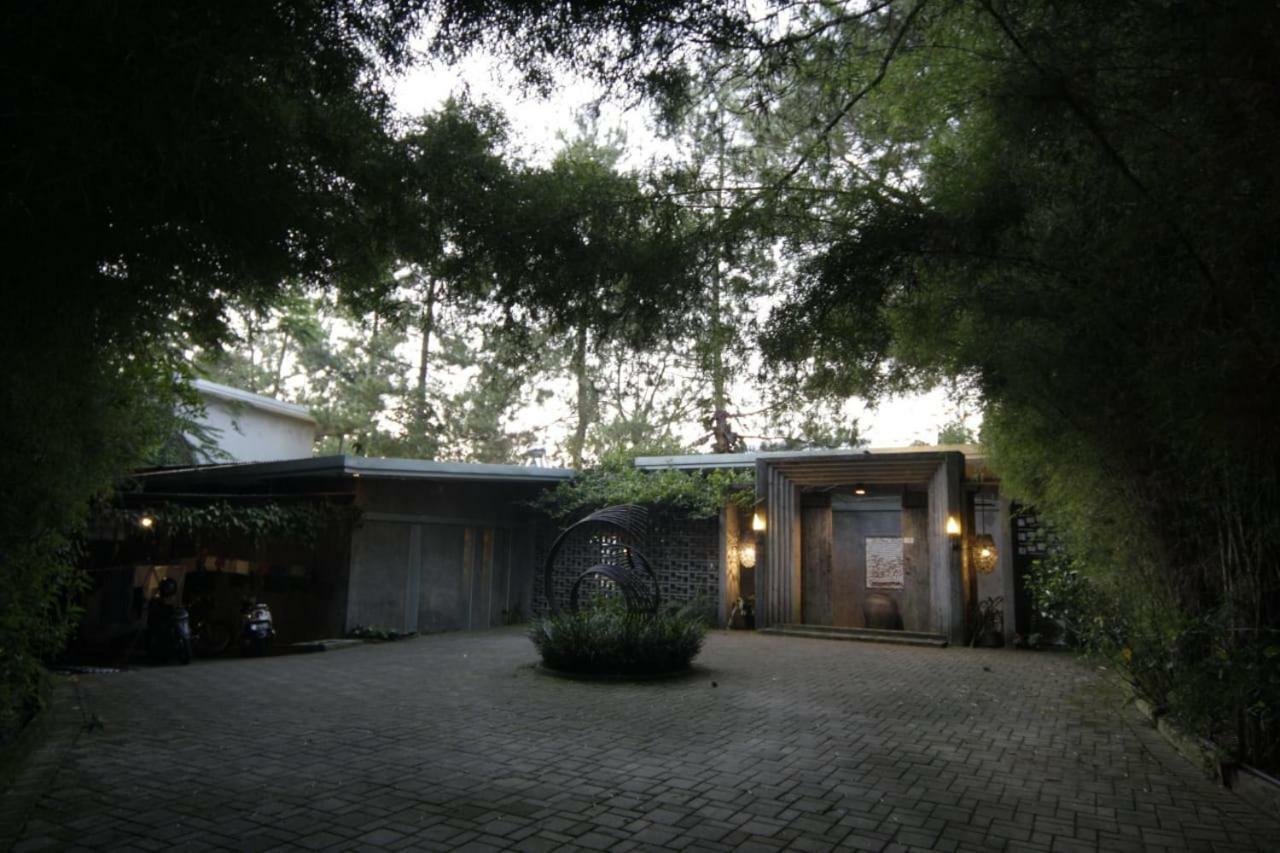 Ruth'S Bed & Breakfast Lembang Exterior foto